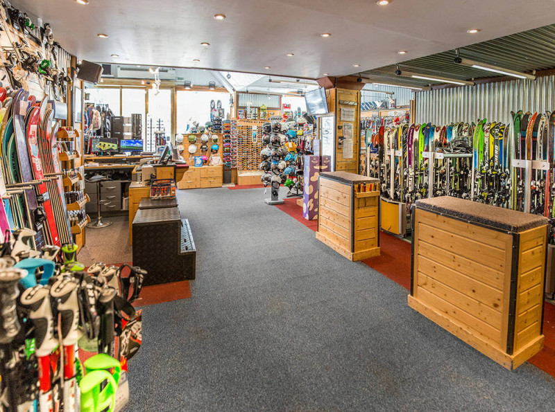 Ski equipment rental