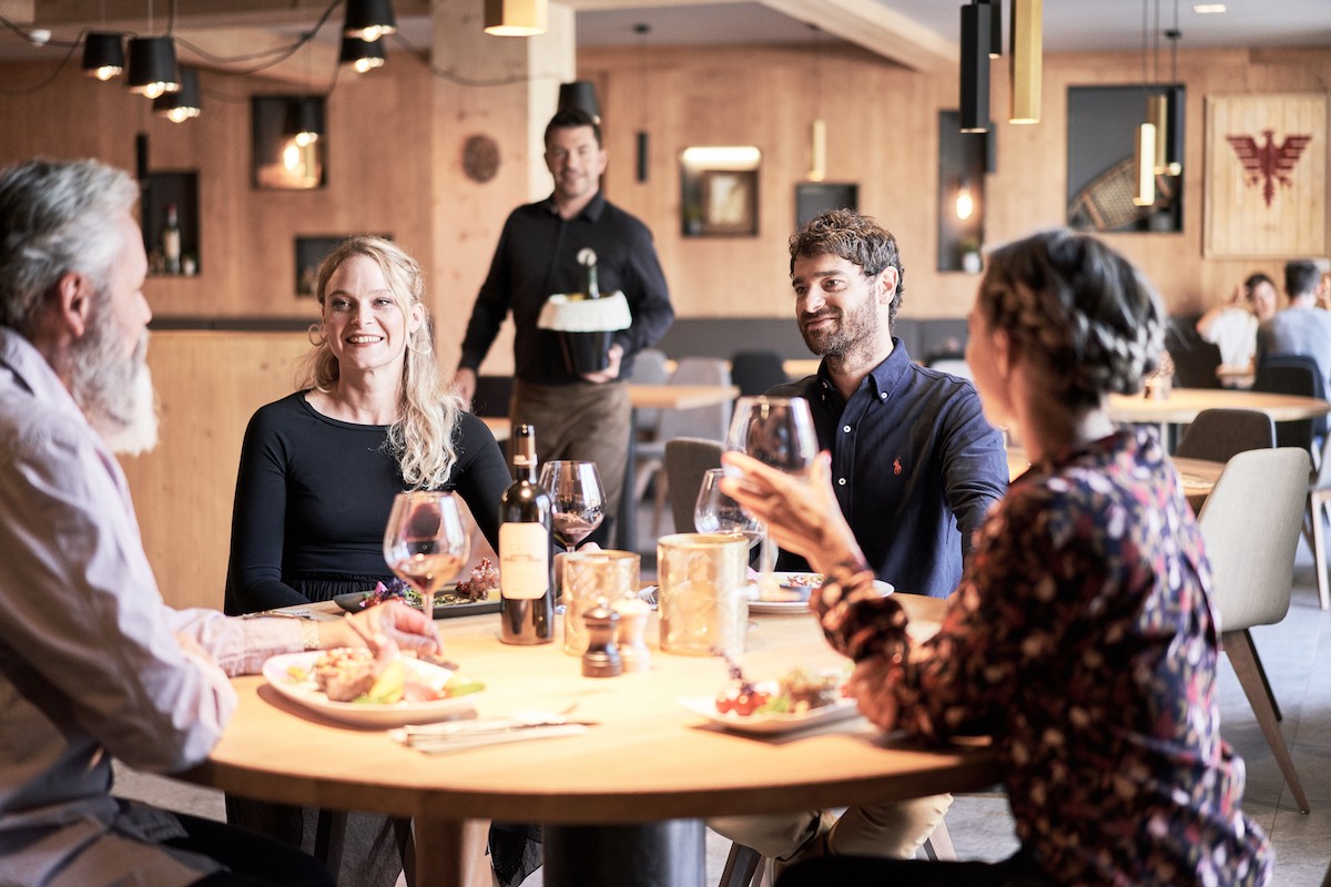 avancher-restaurant-ambiance-01-bd-30251