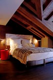 Bedroom of the hotel Avenue Lodge in Val d'Isere