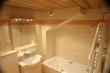 Bathroom of the 3 stars hotel auberge st hubert Val d'Isère Savoie Alpes
