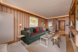 39_1_B4213_lv_images__lot_0002340345_03_20261013100724