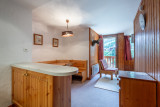_lv_images__lot_0000210042_02_19345164