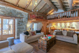 _lv_images__lot_0002340306_05_19344177