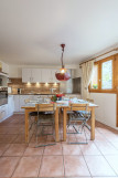 Chalet Barmaz - Marie - Table et cuisine équipée