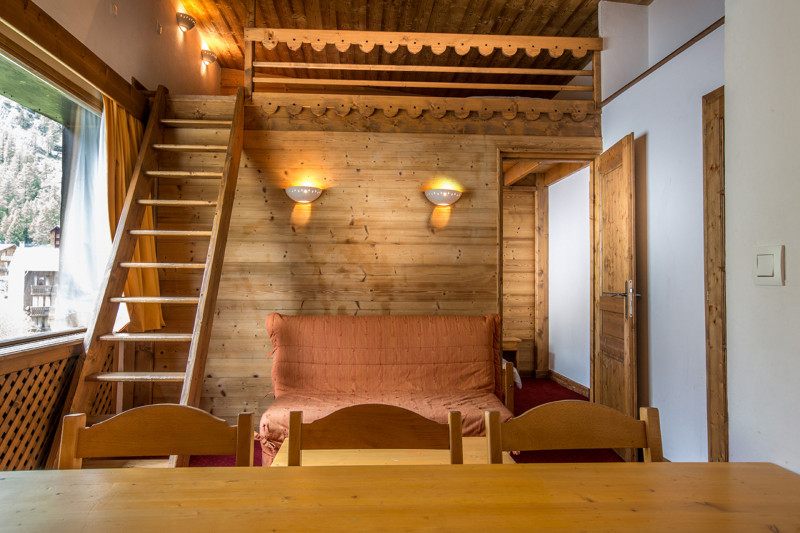 _lv_images__lot_0000000003_04_17380947 _lv_images__lot_0000000003_04_17380947