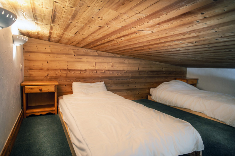 _lv_images__lot_0000000003_08_17415647 _lv_images__lot_0000000003_08_17415647