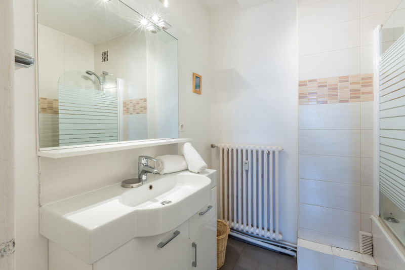 _lv_images__lot_0000000008_13_18161092