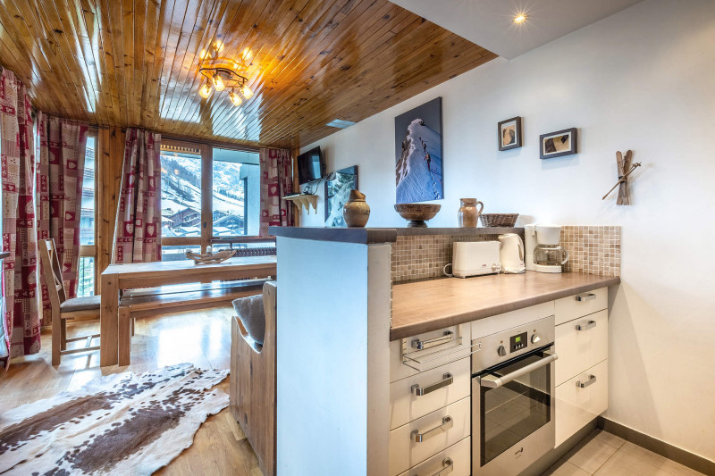 _lv_images__lot_0000000008_16_18223269