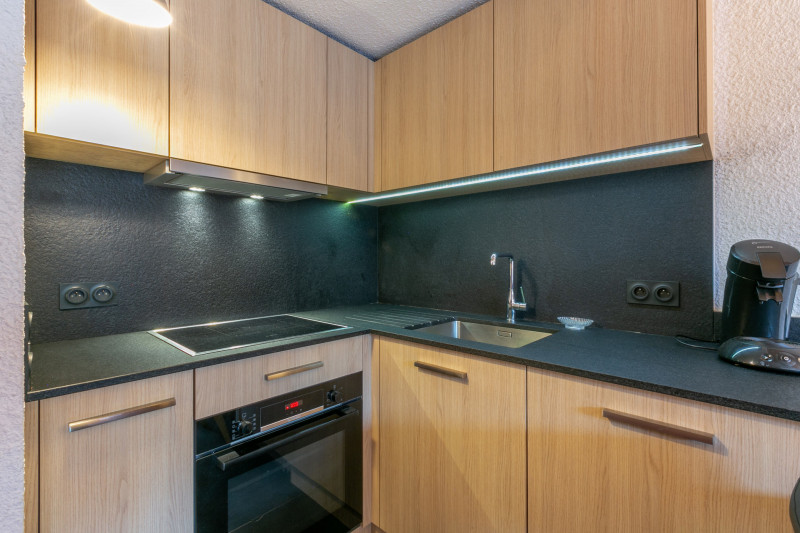 _lv_images__lot_0000000016_05_17827774