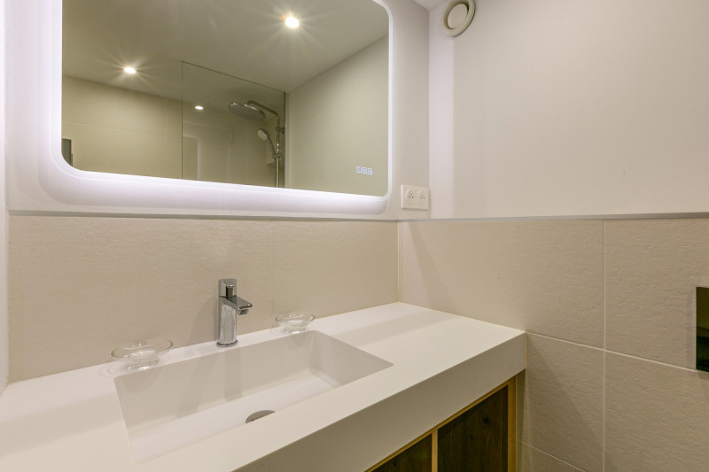 _lv_images__lot_0000000016_09_18303222 _lv_images__lot_0000000016_09_18303222