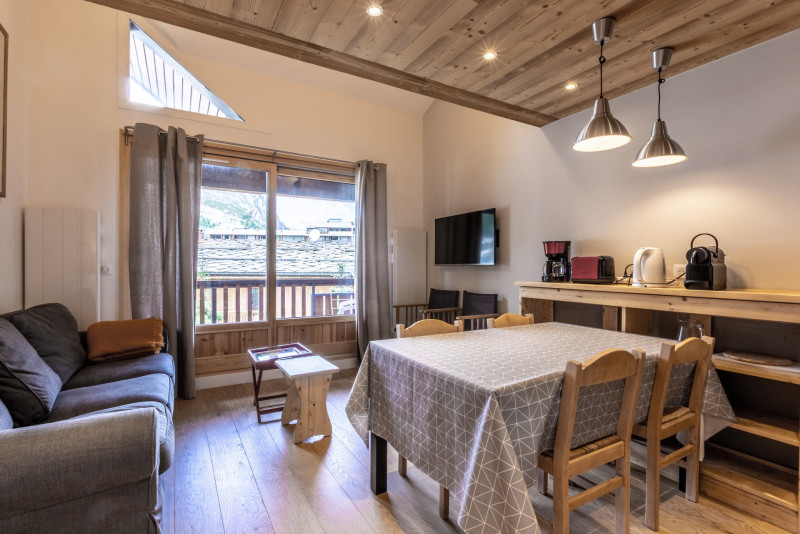 _lv_images__lot_0000000027_01_17363469 _lv_images__lot_0000000027_01_17363469