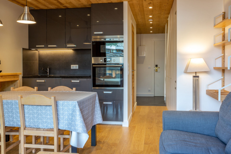 _lv_images__lot_0000000027_03_17415492