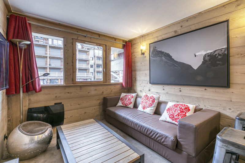 _lv_images__lot_0000000028_03_18311841