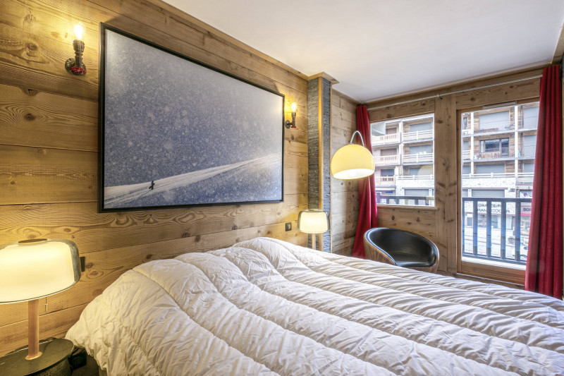 _lv_images__lot_0000000028_11_18474342