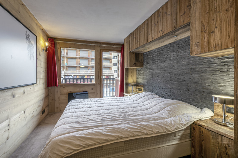 _lv_images__lot_0000000028_15_17298339