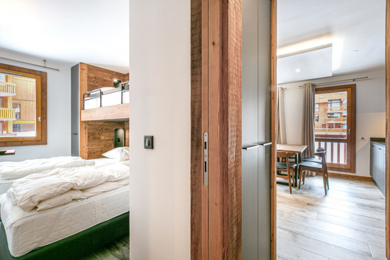 _lv_images__lot_0000000033_09_18134242