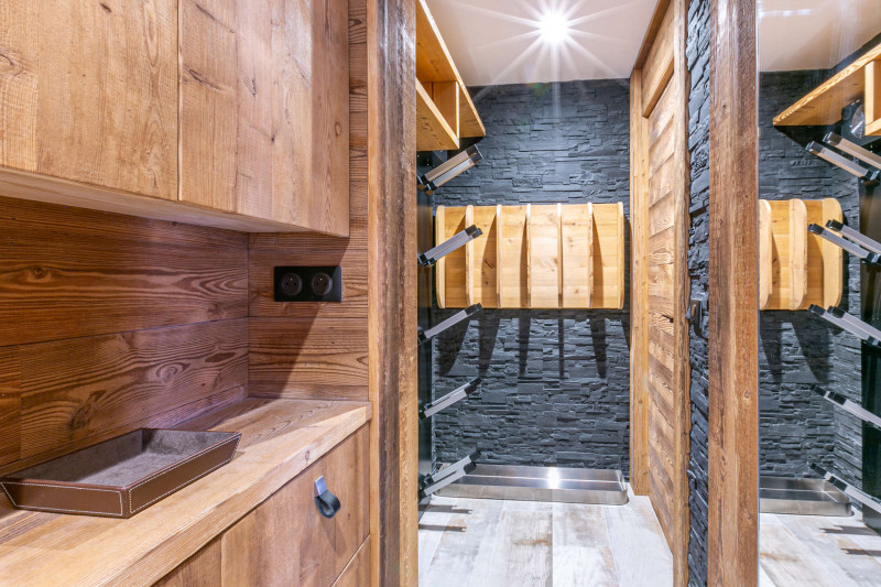 _lv_images__lot_0000000033_12_18063182 _lv_images__lot_0000000033_12_18063182