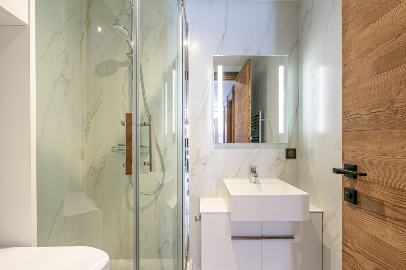 _lv_images__lot_0000000033_14_17415487 _lv_images__lot_0000000033_14_17415487