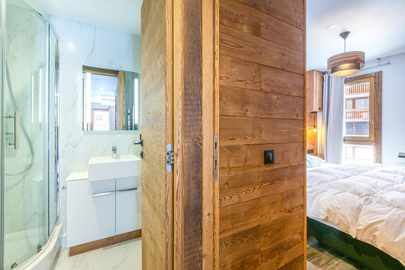 _lv_images__lot_0000000033_15_17398137 _lv_images__lot_0000000033_15_17398137