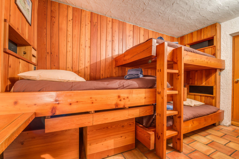 _lv_images__lot_0000000040_12_18258522