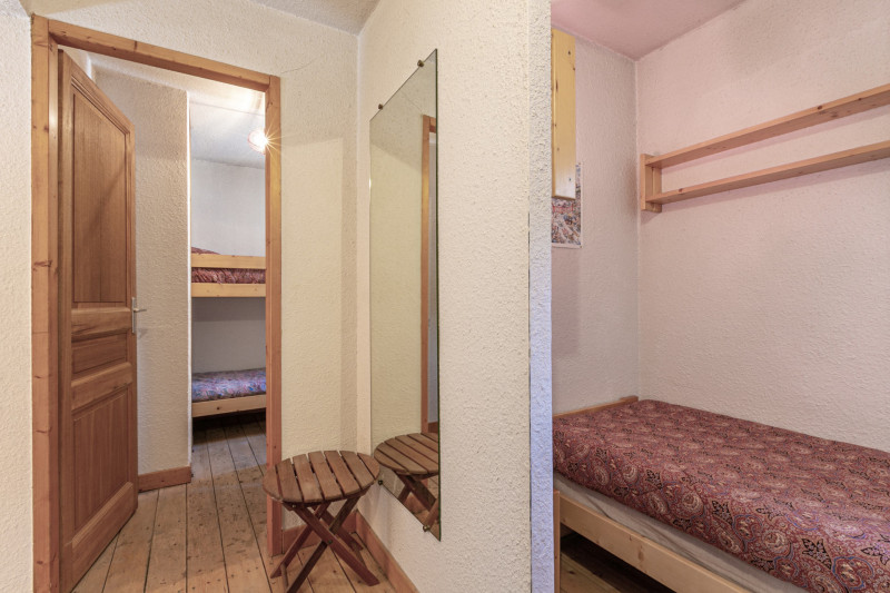 _lv_images__lot_0000000041_12_17406807 _lv_images__lot_0000000041_12_17406807