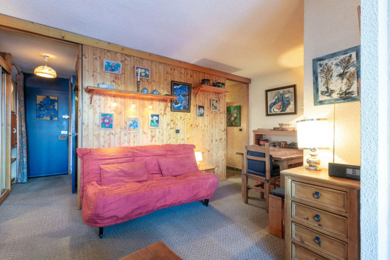 _lv_images__lot_0000000042_04_17938849