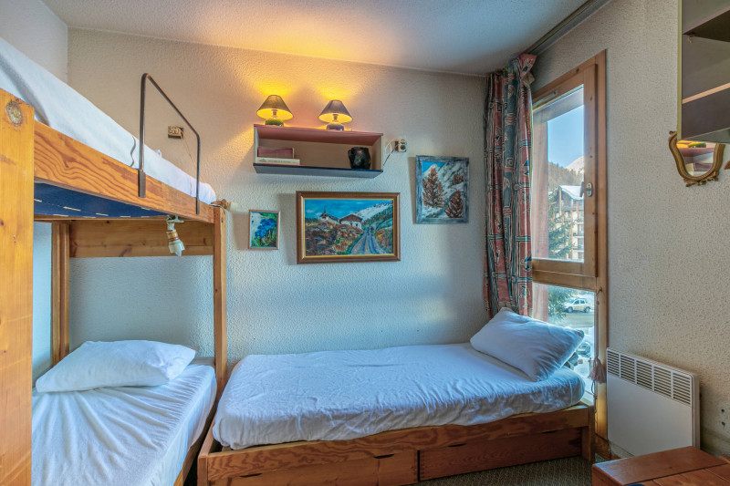 _lv_images__lot_0000000042_06_17783348 _lv_images__lot_0000000042_06_17783348