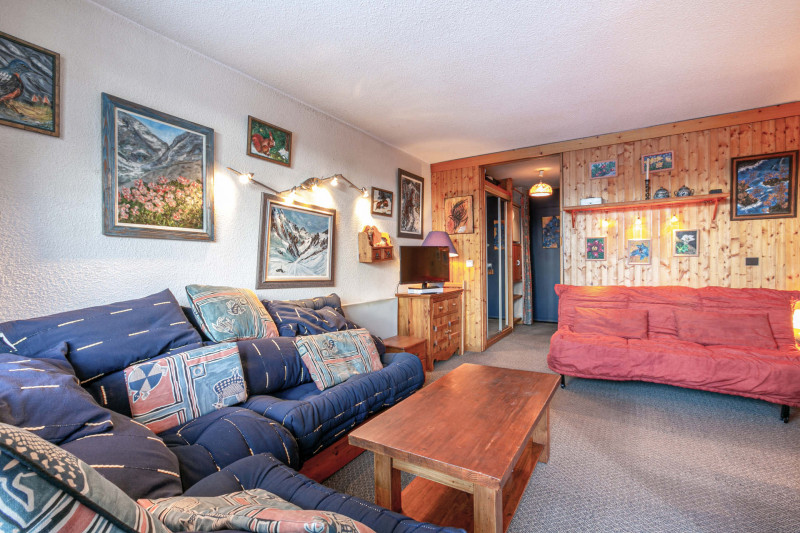 _lv_images__lot_0000000042_11_18391897 _lv_images__lot_0000000042_11_18391897