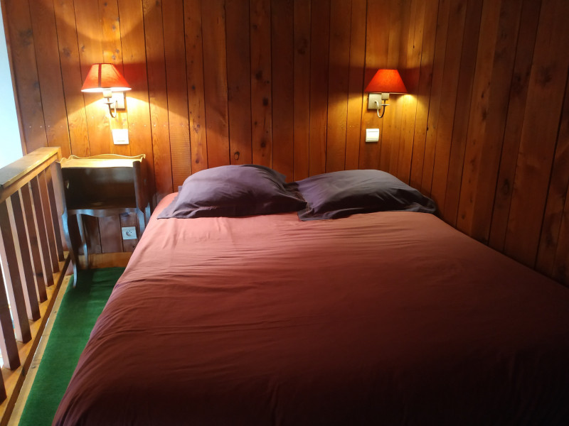 _lv_images__lot_0000000044_08_17432919