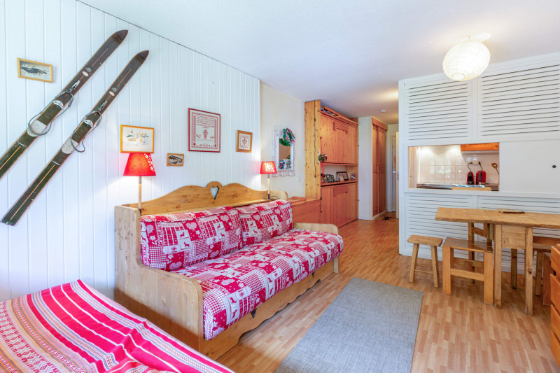 _lv_images__lot_0000000046_03_17756904