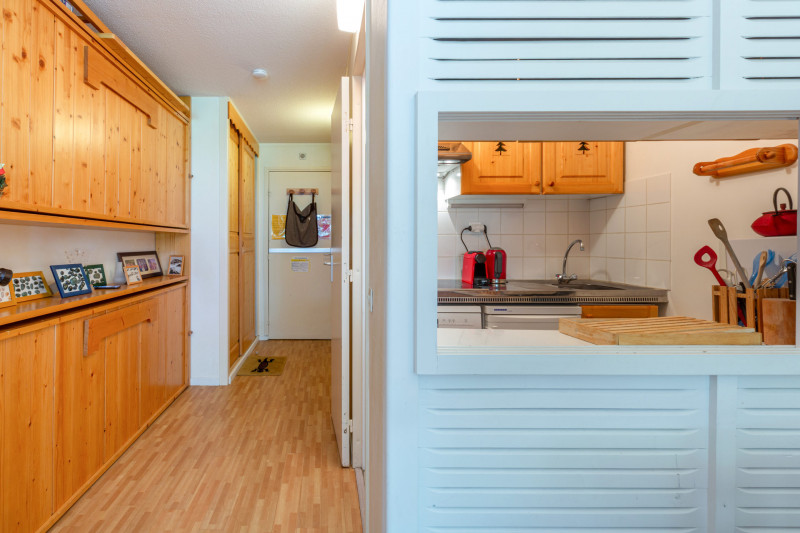 _lv_images__lot_0000000046_07_18555472