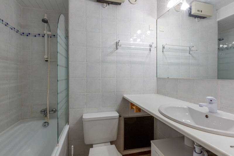 _lv_images__lot_0000000046_08_18356399 _lv_images__lot_0000000046_08_18356399