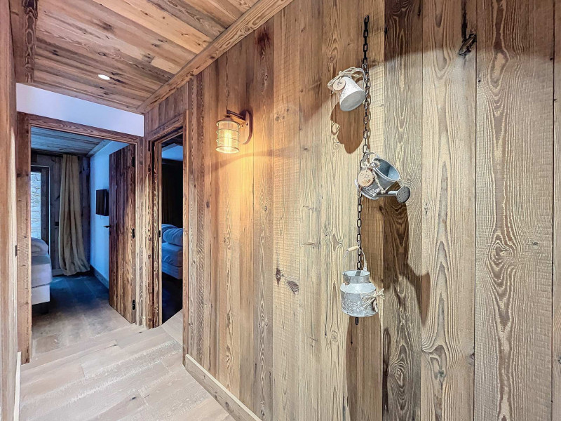 _lv_images__lot_0000000047_15_18000963