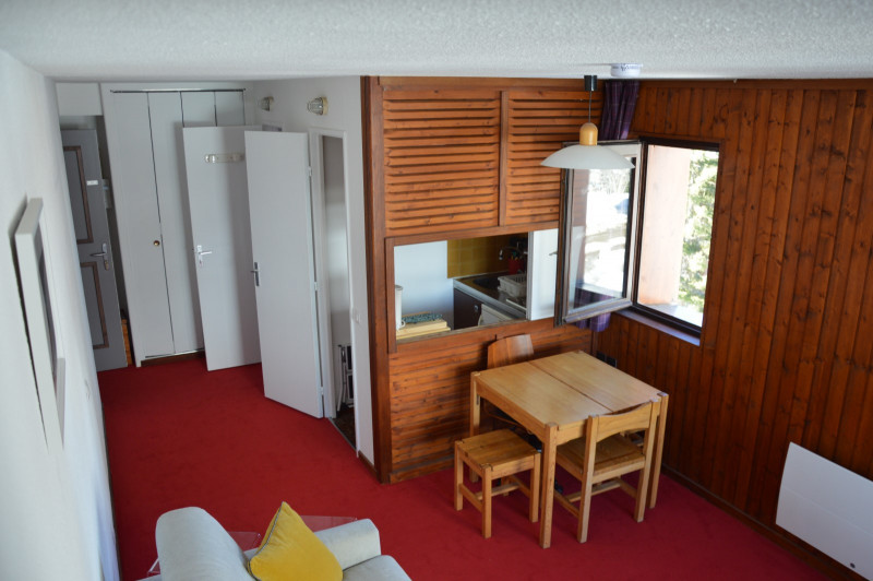 _lv_images__lot_0000000048_02_17827636