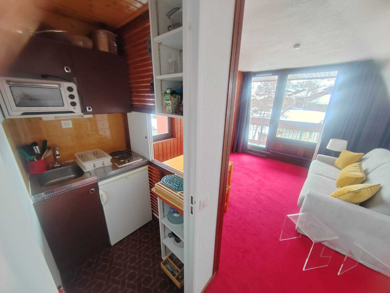 _lv_images__lot_0000000048_03_17398202