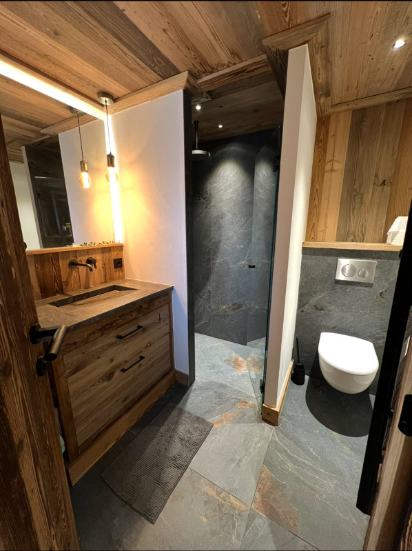 _lv_images__lot_0000000049_11_17432835