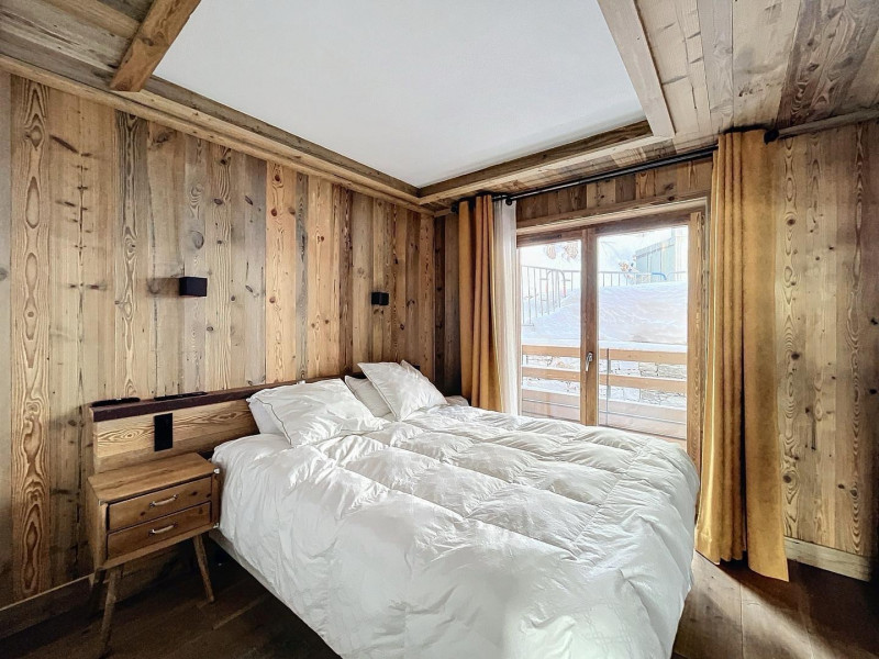 _lv_images__lot_0000000050_10_18000927 _lv_images__lot_0000000050_10_18000927