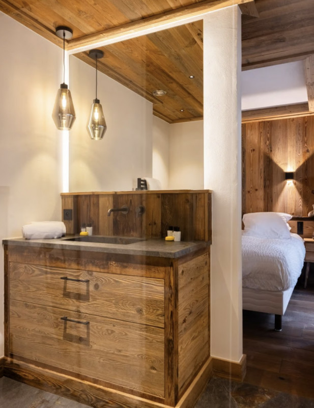 _lv_images__lot_0000000050_15_18338439