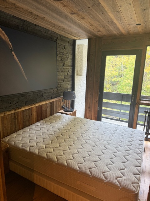 _lv_images__lot_0000000052_05_17756891