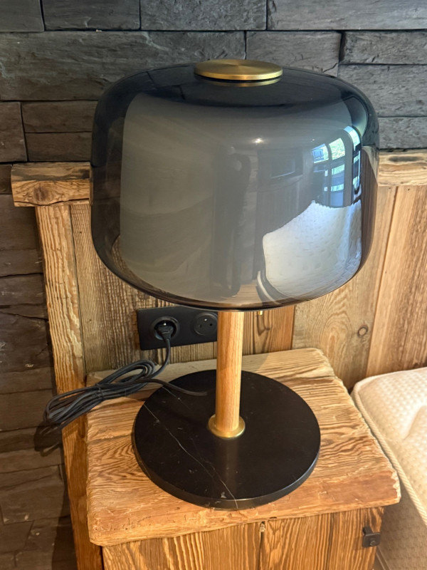 _lv_images__lot_0000000052_07_18356383