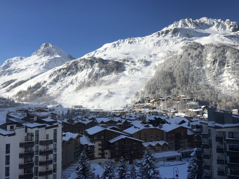 _lv_images__lot_0000000052_14_18447798