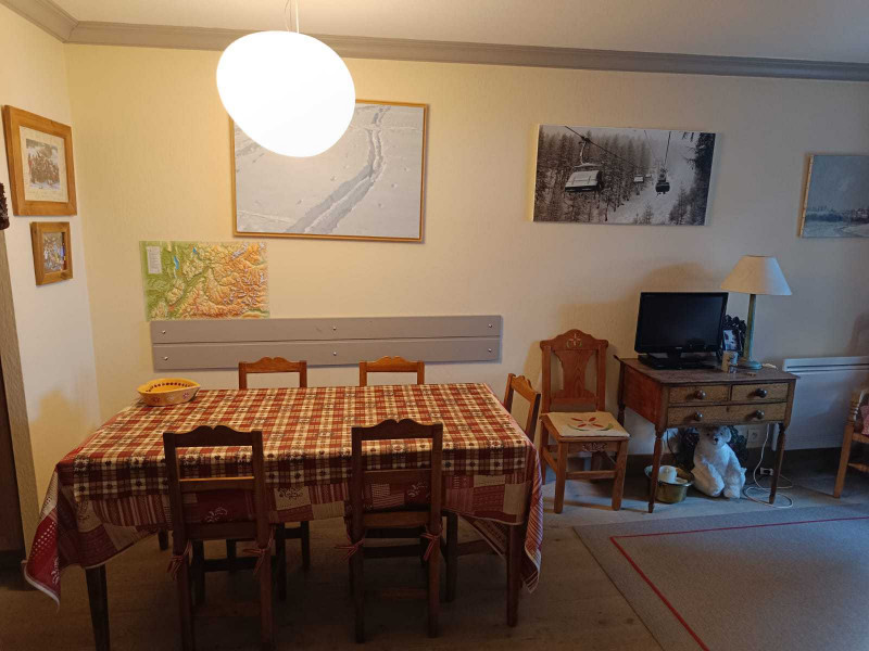 _lv_images__lot_0000000054_02_18515833