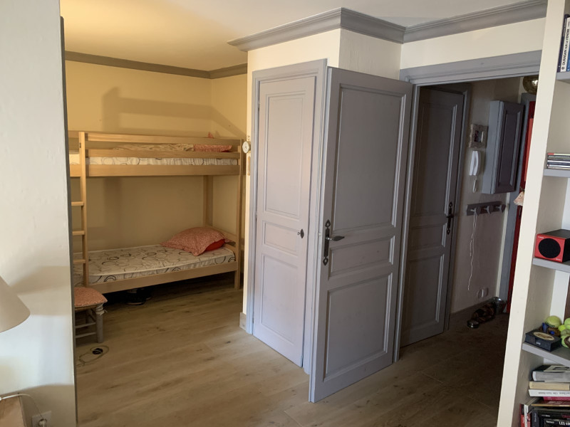 _lv_images__lot_0000000054_06_18425711