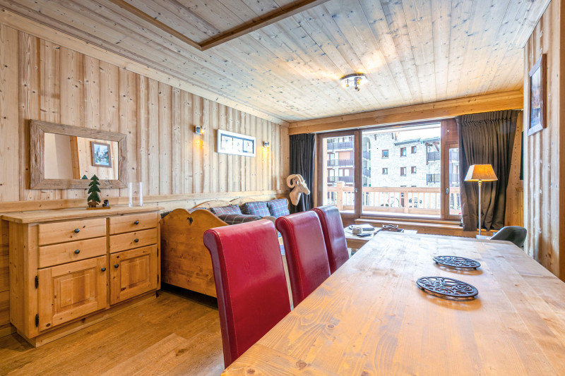 _lv_images__lot_0000010008_03_18182200 _lv_images__lot_0000010008_03_18182200