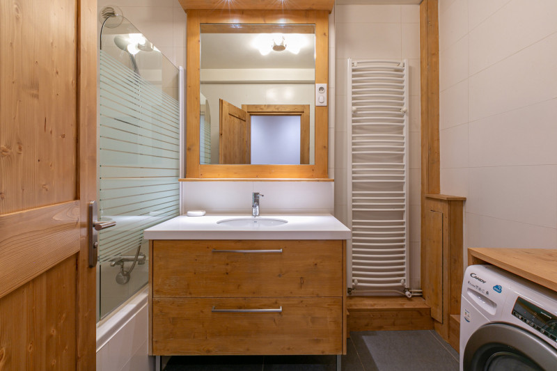 _lv_images__lot_0000010010_07_17969515