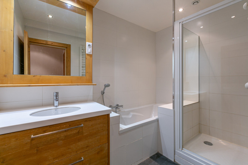 _lv_images__lot_0000010012_09_18226389 _lv_images__lot_0000010012_09_18226389