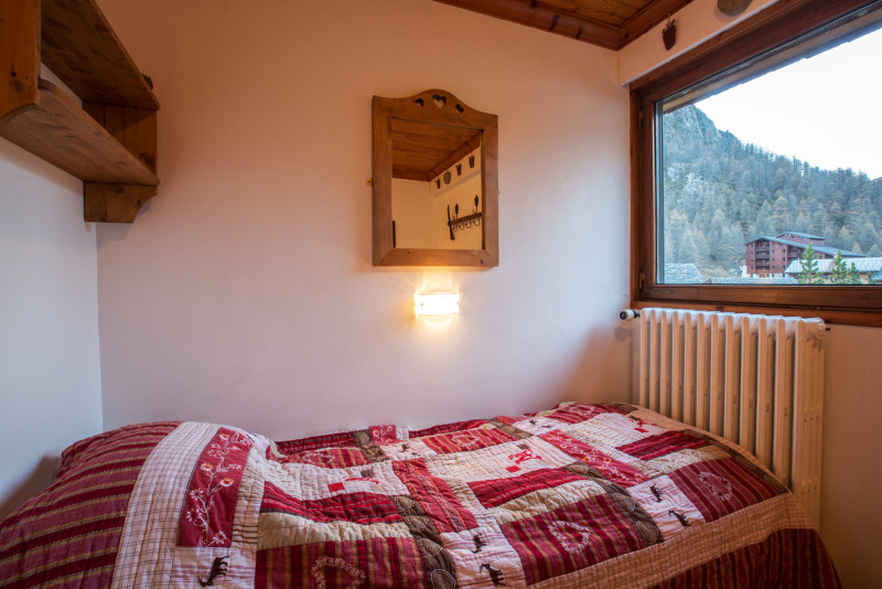 _lv_images__lot_0000030044_08_18518288