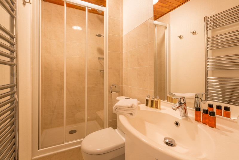 _lv_images__lot_0000030044_10_18307945 _lv_images__lot_0000030044_10_18307945