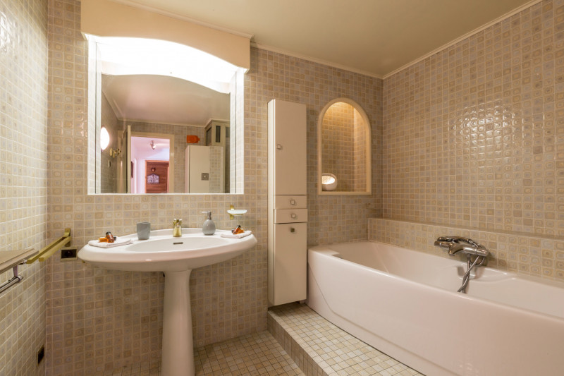 _lv_images__lot_0000030045_12_18548917