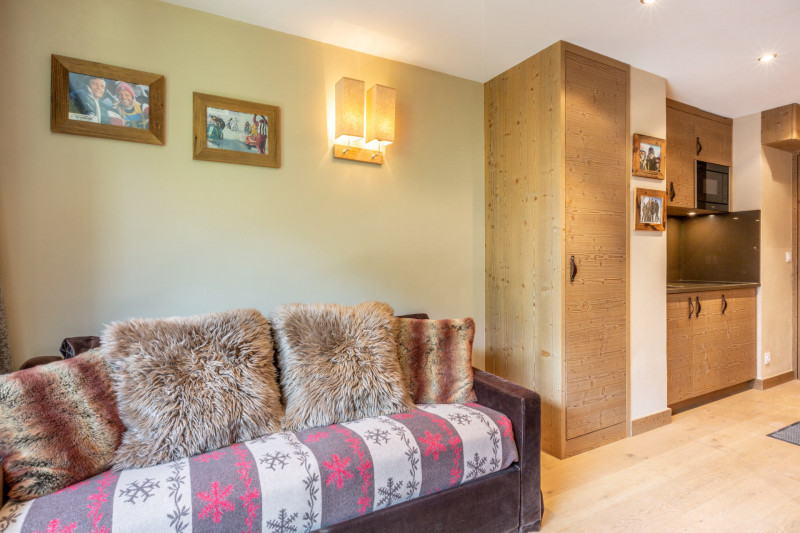 _lv_images__lot_0000060015_04_18476721